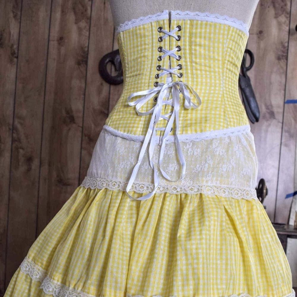 Underbust Corset with Tier Skirt